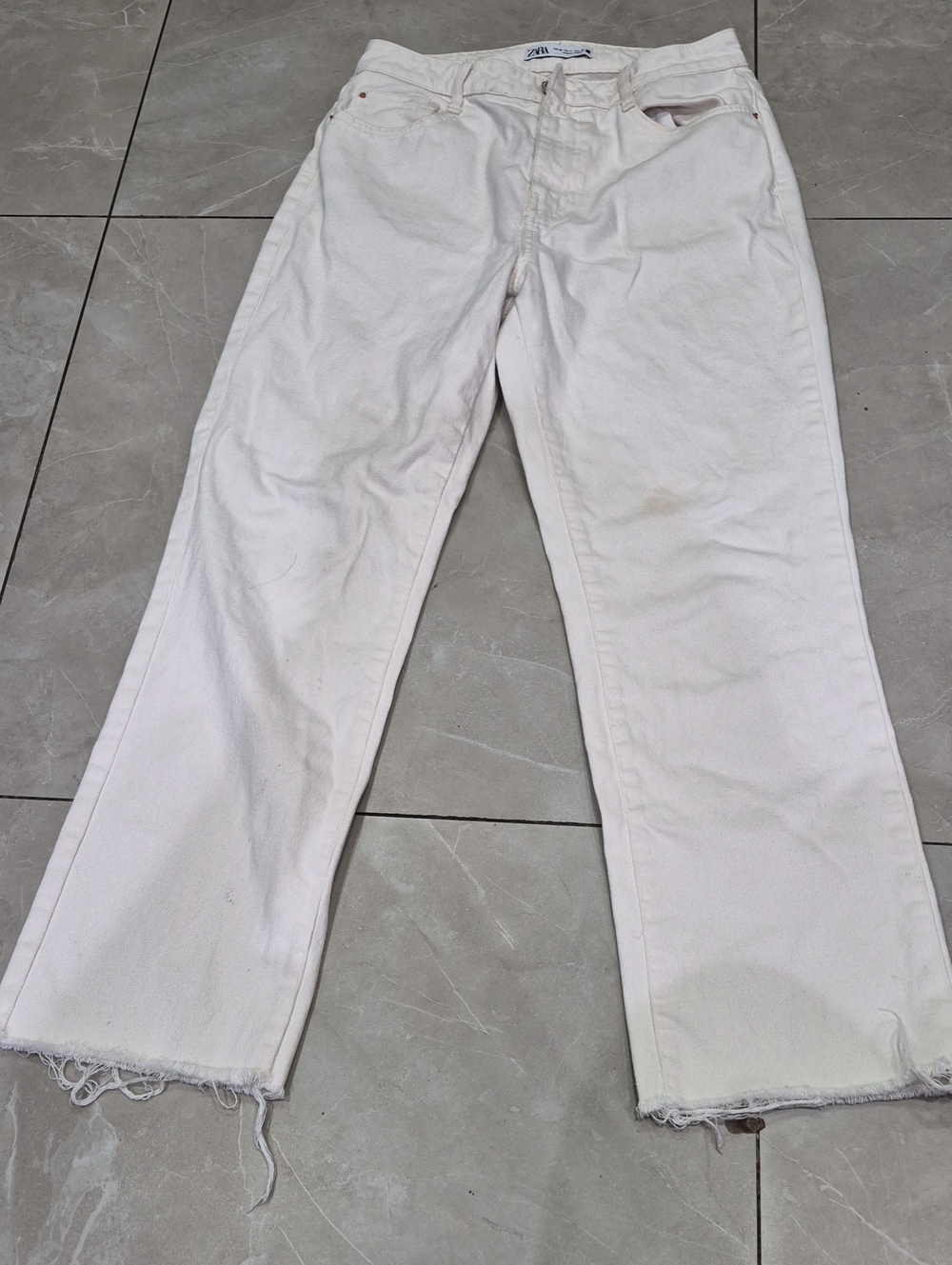 Zara  Straight-Leg Jeans in Off-White/Cream